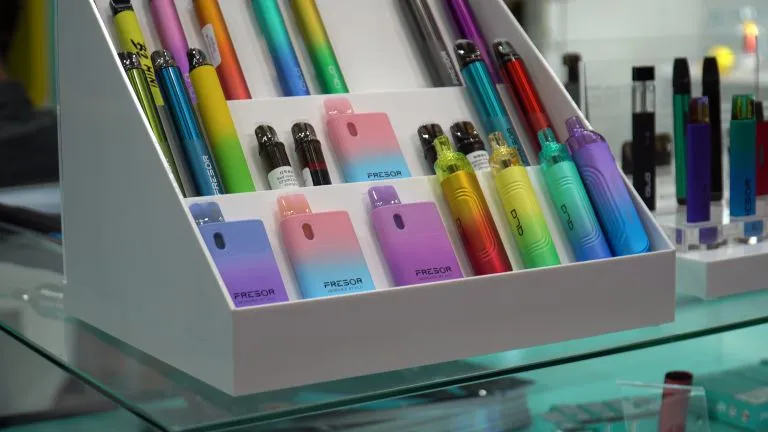 Crafting Your Own Vaping Experience at Home